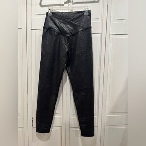 Offline by aerie pleather leggings size large EUC